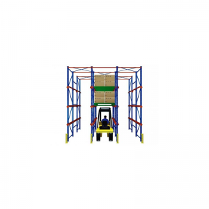 Jazda w stojaku paletowym