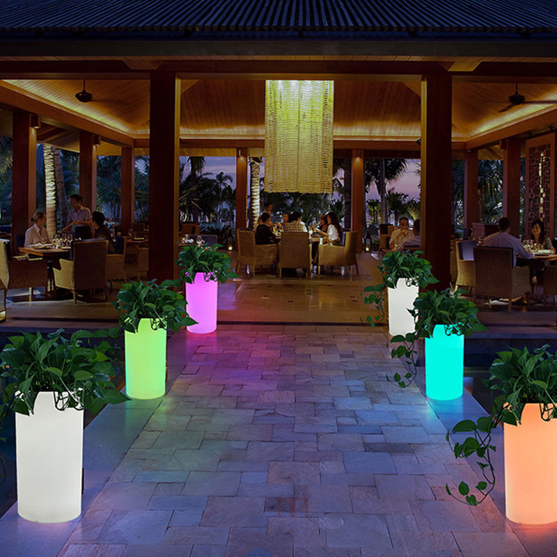 Oświetlone doniczki z ogrodemna świeżym powietrzu, zapalone w kolorze RGB plastikowe plastikowe doniczkina kwiatyna wesele, imprezęna imprezę, hotel, Ceremonia otwarcia centrum handlowego (wodoodporne IP68)