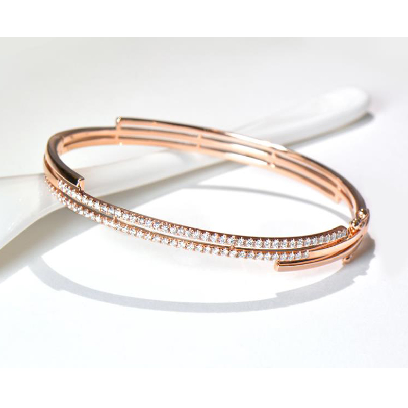 Jakie sąnarzędzia do czyszczenia biżuterii?jak ją wyczyścić