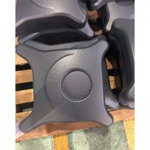 Plastikowa skorupa samochodu bez kierowcy