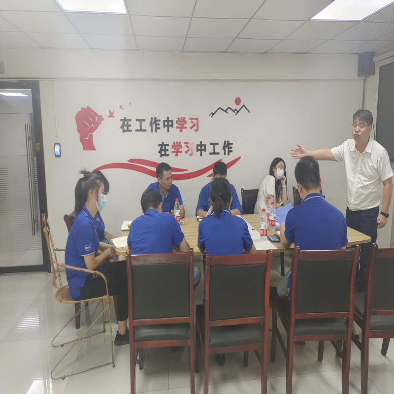 Eksport zarządzania przyjeżdża donaszej firmy w celu uzyskania wskazówek i szkoleń