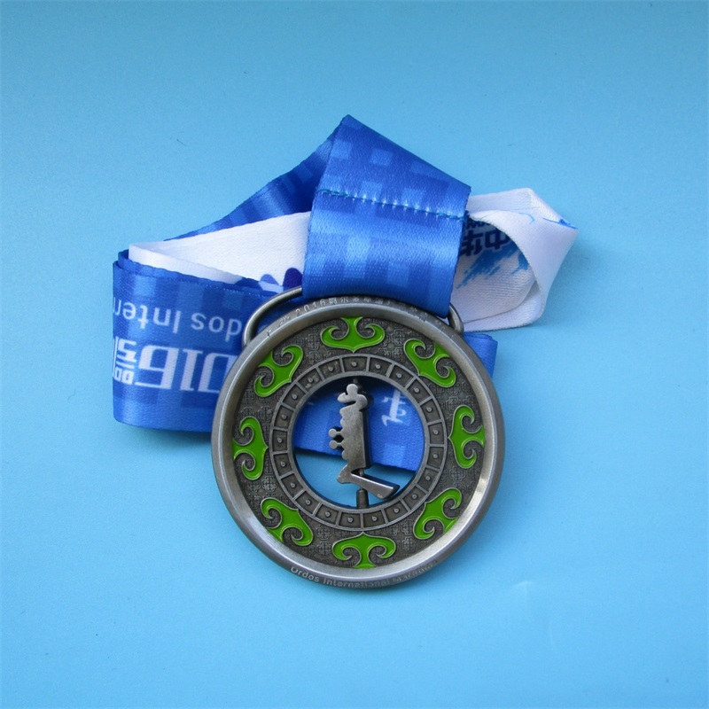 Antyczne platowane stopy cynkuniestandardowe logo 3D Sportowe medale z wstążką