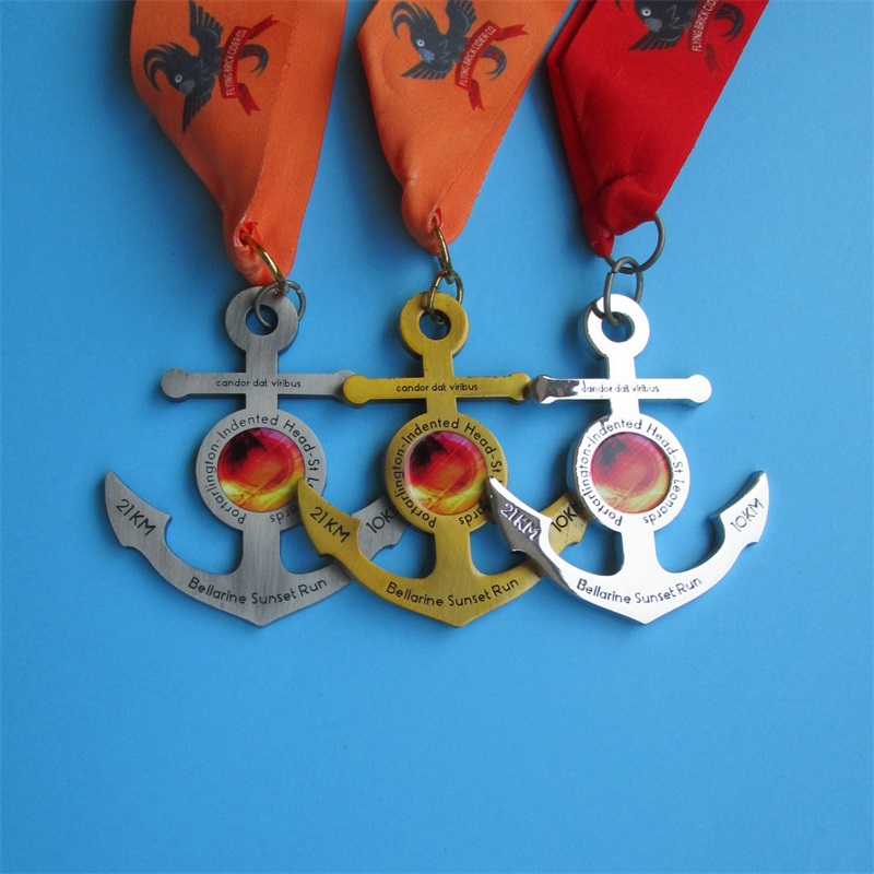 Medalenagrody z wstążką puste złoty srebrny brązowy wakacyjny medals metalowy medal sportowy