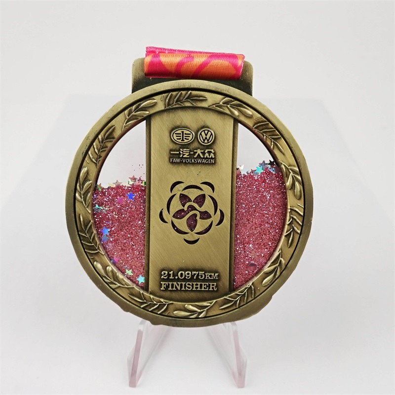 Wstrzykiwanie Glitter Star Liquid Quicksand Medals Prezent Niestandardowe medale szkliwa