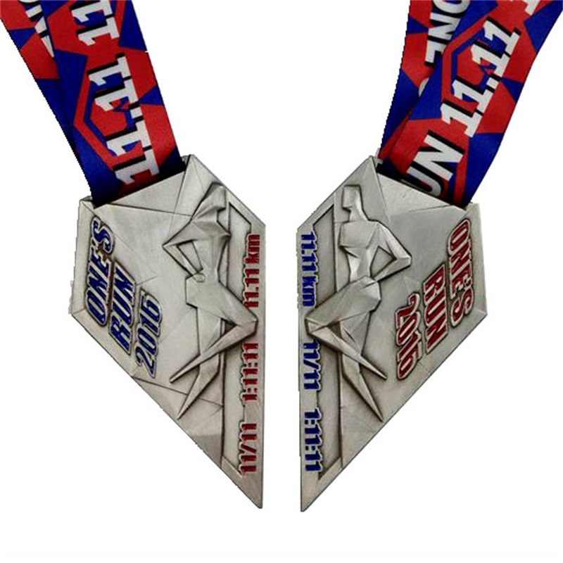 Piękny projekt serca Die Cast Medal Color 3D Enamel Medals Niestandardowenaklejkina medal