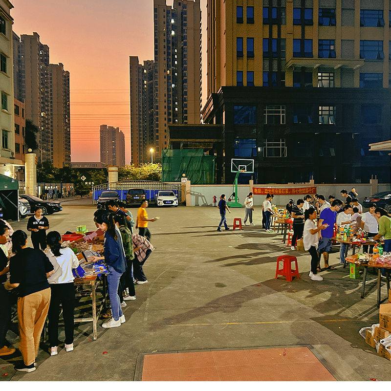 Elongarrow posiada grilla dla wszystkich członków zespołu