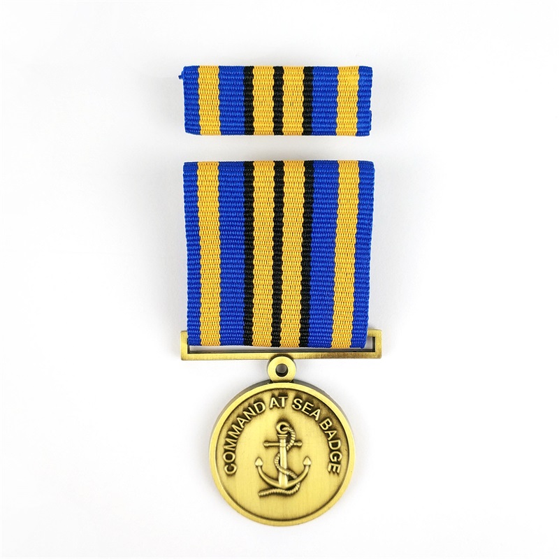 Soft Enamel Custom Pin Badges Medal of Honor z krótką smyczką