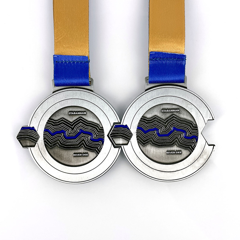Chiny producent wysokiej jakości złoty medal 3D z smyczką