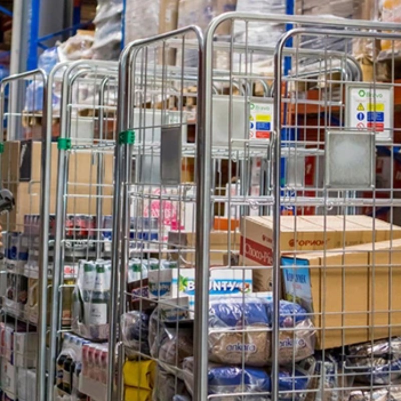 Jakie korzyści przynosząnowy sprzęt, taki jak półki magazynowe i wózki logistyczne donowoczesnych branż produkcyjnych