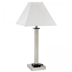 Lampka stołowa pojedynczego stołowego w pokoju gościnnym