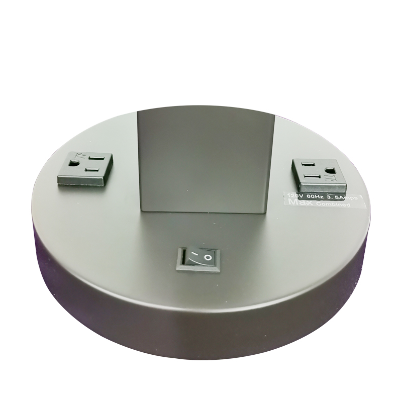 Dwa tony czarne i szczotkowanenikielowe lampa stołowa z przełącznikiem rockera ON/off i dwoma wygodnymi punktami sprzedaży w pokoju gościowym