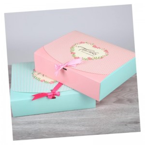 Prosty stylniestandardowy typ kartonu