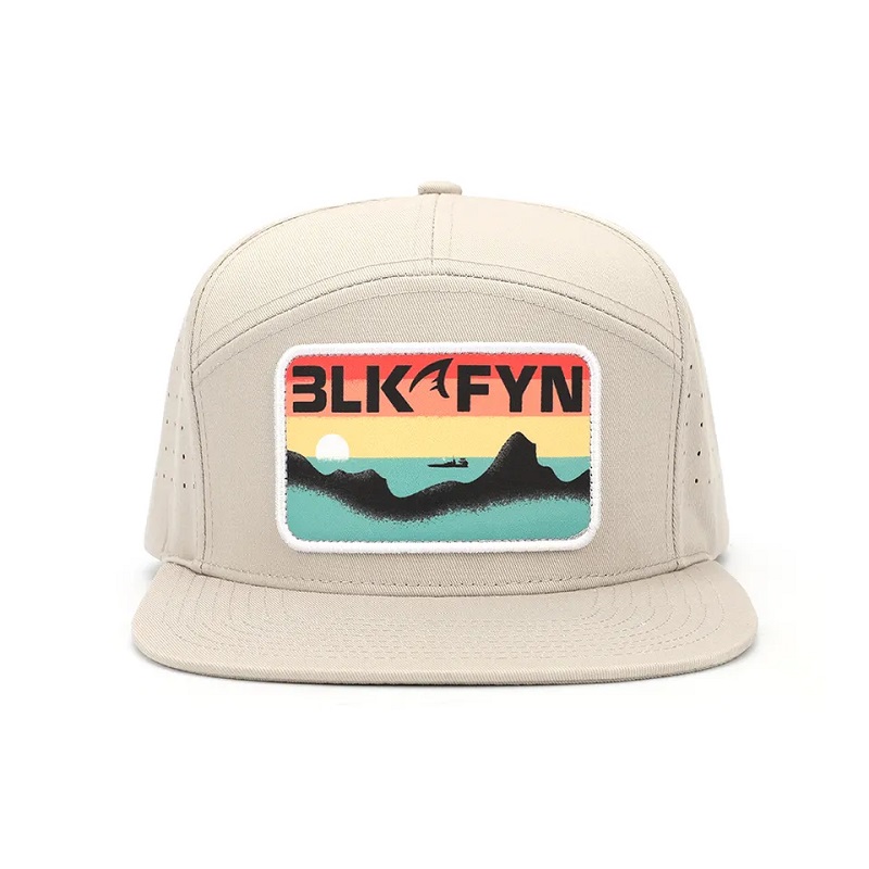 Hurtownianiestandardowa wysokiej jakości 7 panel Flat Brim Logo Logo Luksusowe czapki Snapback, laserowy otwór perforowany męski kapelusz męski