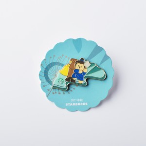 Dostosowywany imitacja emalia z logo obrazu, bezpłatna opłata za próbkę, odpowiednia do kolekcji, złote metalowe uroki, szpilka, miękka szkliwo