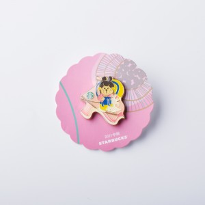 Dostosowywany imitacja emalia z logo obrazu, bezpłatna opłata za próbkę, odpowiednia do kolekcji, złote metalowe uroki, szpilka, miękka szkliwo