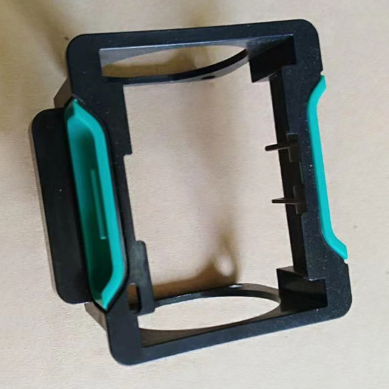 Dwukolorowe części plastikowe