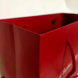 Luksusowa torba Kraft w żywym czerwonym kolorze