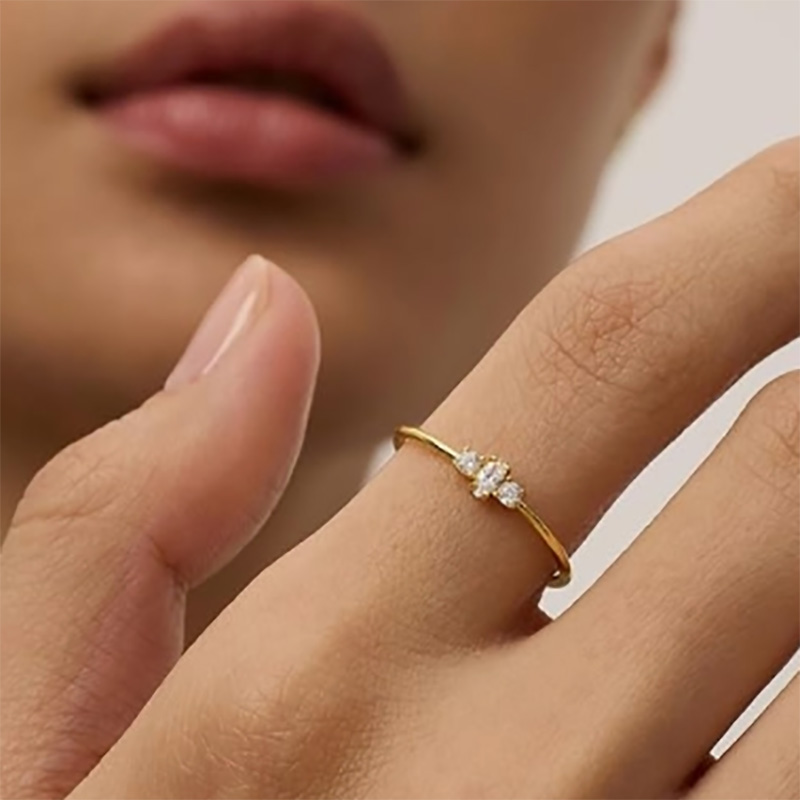 Eleganckie 18 -karatowe złoto-Pierścień srebrny 925 srebrny z markizą i okrągłym-Cut Cubic Zirconia Stones - Minimalist Stacking Rand
