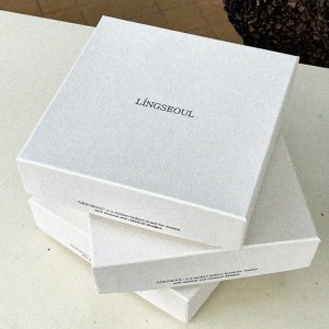 Klasyczne eleganckie pudełkona prezent