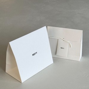 Luksusowy minimalistyczny trójkąt TOTE