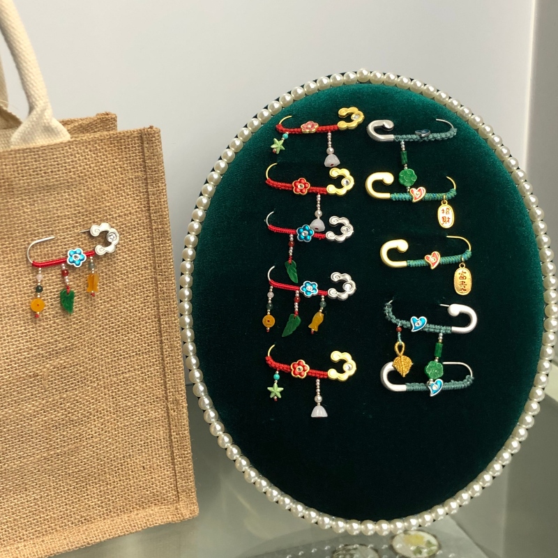 chiński-Szczęśliwa broszka