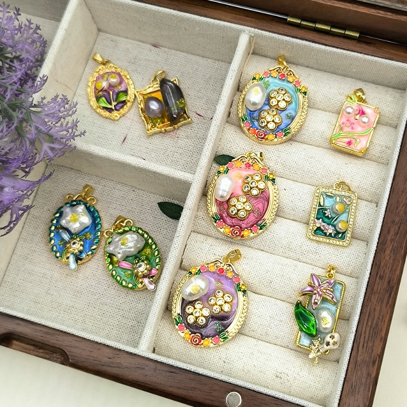 Vintage wisiorek do malowania olejnego