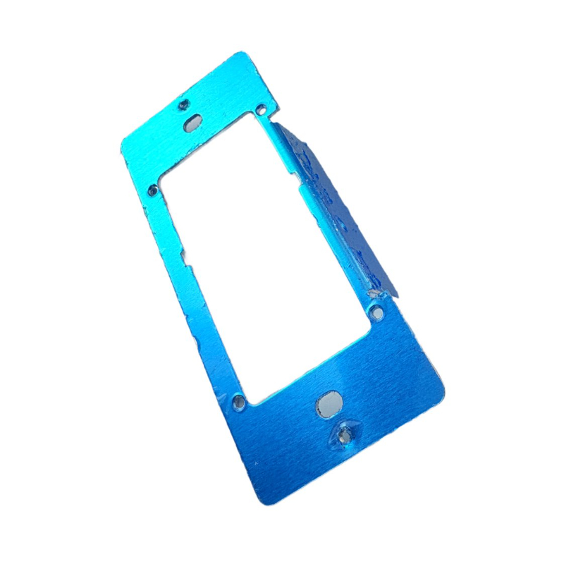 Metalowy wspornik do urządzeń elektronicznych